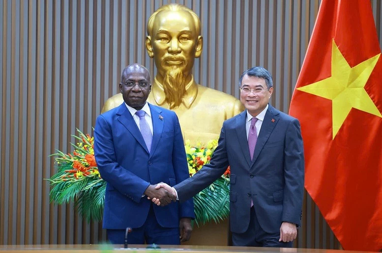 23.3: Thắt chặt tình hữu nghị truyền thống, hiện thực hóa tầm nhìn hợp tác Việt Nam-Angola