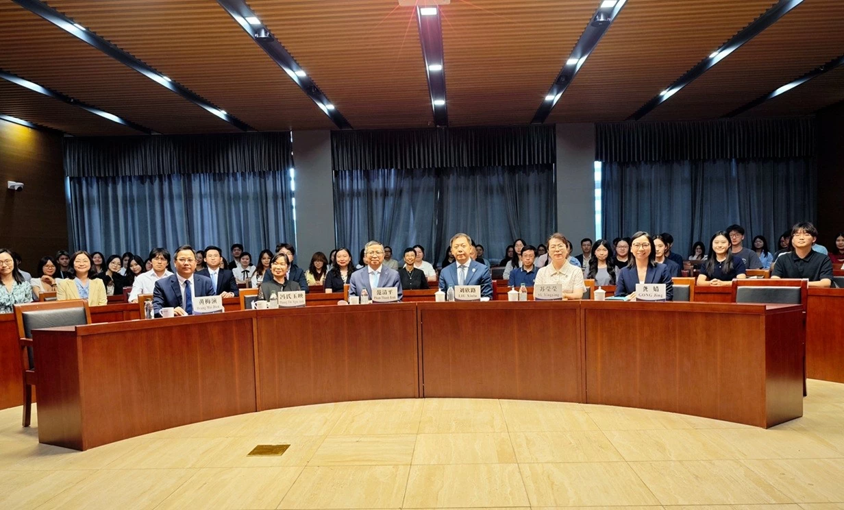 Đại sứ Phạm Thanh Bình thăm và phát biểu tại Đại học Ngoại ngữ Bắc Kinh: Thúc đẩy giao lưu nhân văn, kết nối thế hệ trẻ Việt Nam-Trung Quốc