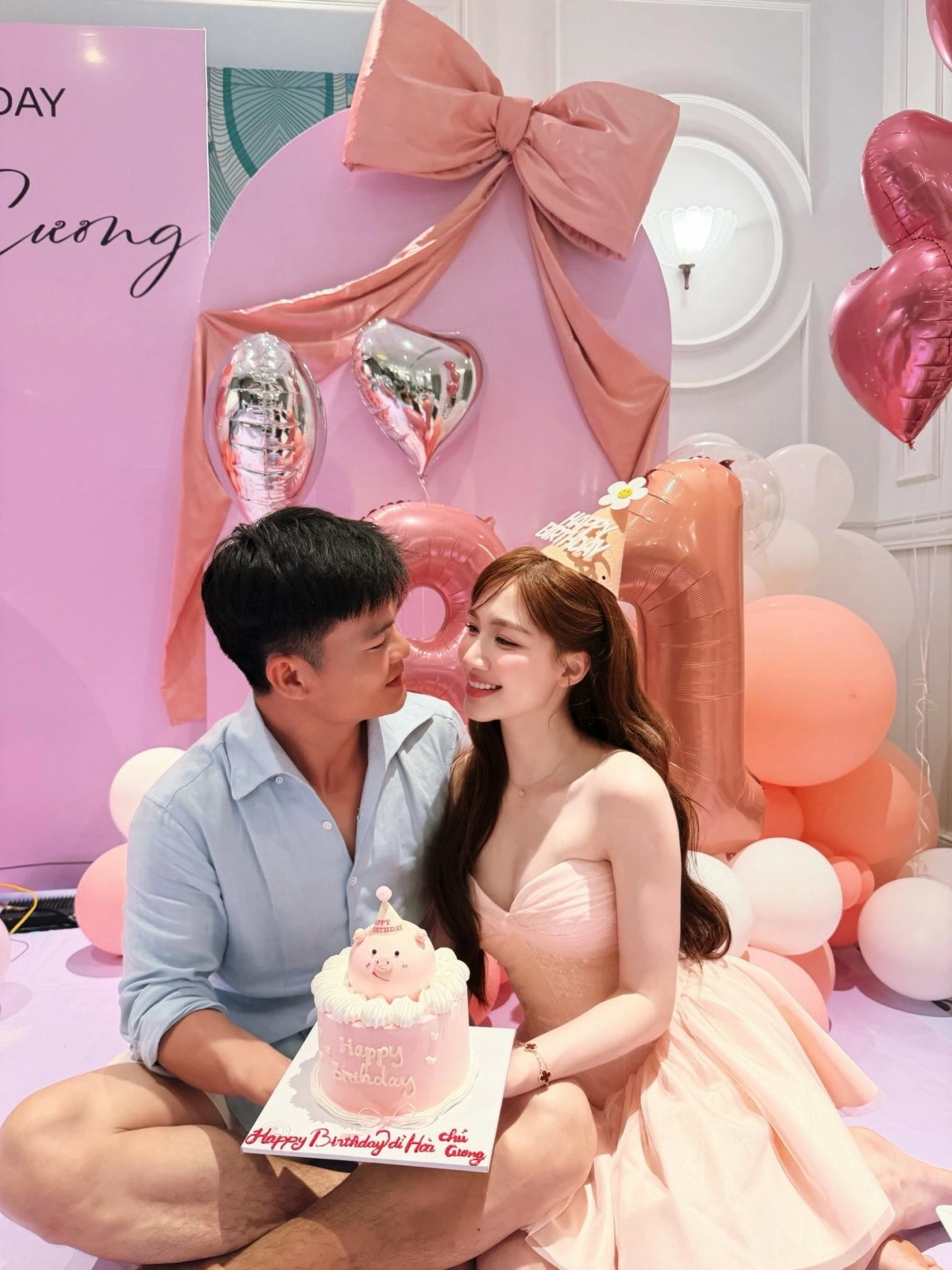 Sao Việt: Chi Pu khoe dáng gợi cảm, Tăng Thanh Hà lên đồ thanh lịch