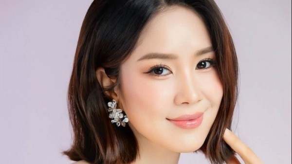 Sao Việt: Lê Phương khoe nhan sắc ngày càng trẻ trung, quyến rũ