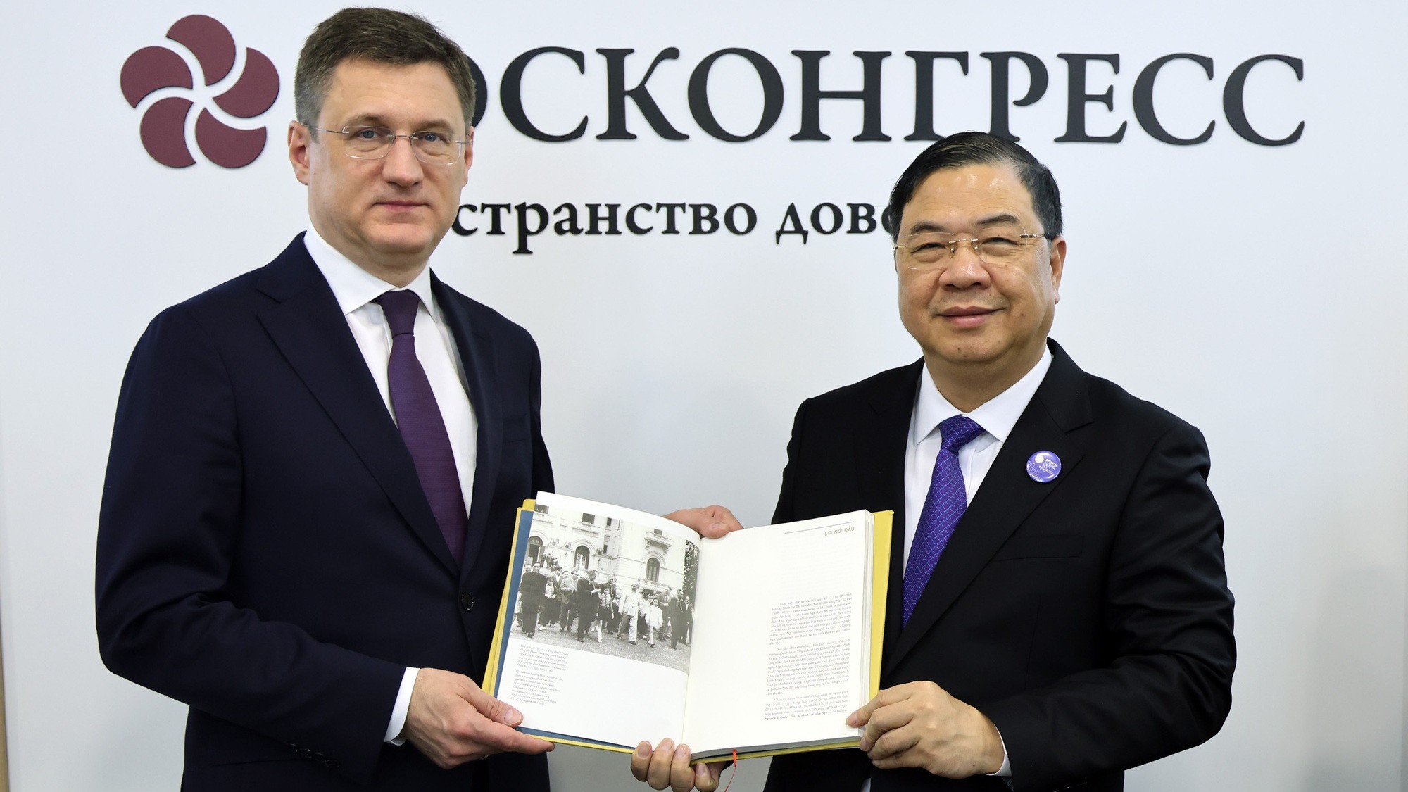 Phó Thủ tướng Thường trực Phạm Gia Túc làm việc với Phó Thủ tướng Nga Alexander Novak