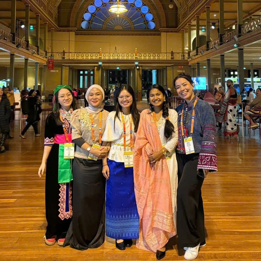 Lầu Nguyễn Hương Giang mặc trang phục dân tộc Mông tại Women Deliver 2026. (Ảnh NVCC)