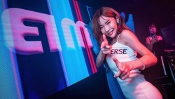 DJ Eimi Fukada: Tái xuất bùng nổ