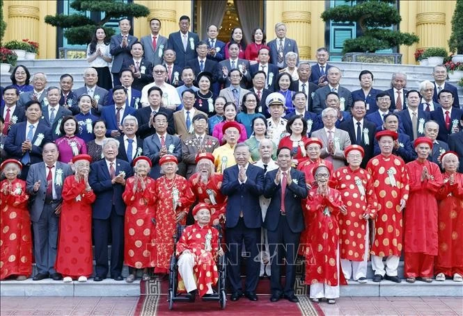 Tổng Bí thư, Chủ tịch nước Tô Lâm gặp mặt 85 người cao tuổi tiêu biểu toàn quốc