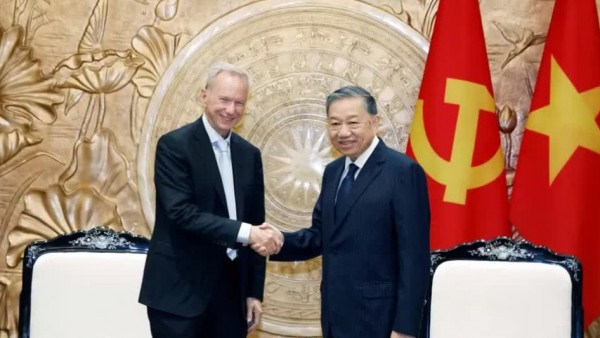 General Secretary, President To Lam receives former Google Chairman Eric Schmidt and AI expert delegation