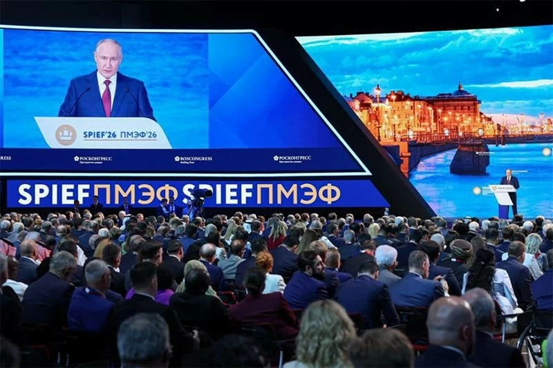 Tổng thống Nga Putin: Các trung tâm tăng trưởng mới muốn tự quyết định quỹ đạo phát triển,