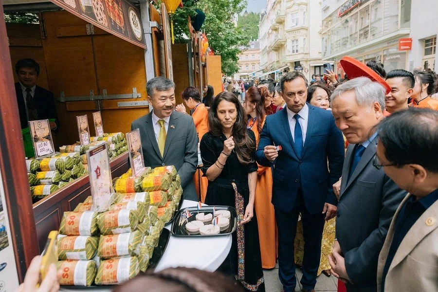Ngày hội văn hóa Việt gắn kết cộng đồng, kết nối bạn bè quốc tế tại Czech