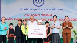 Trao hơn 400 suất học bổng cho trẻ em có hoàn cảnh khó khăn tại xã Trà My, thành phố Đà Nẵng