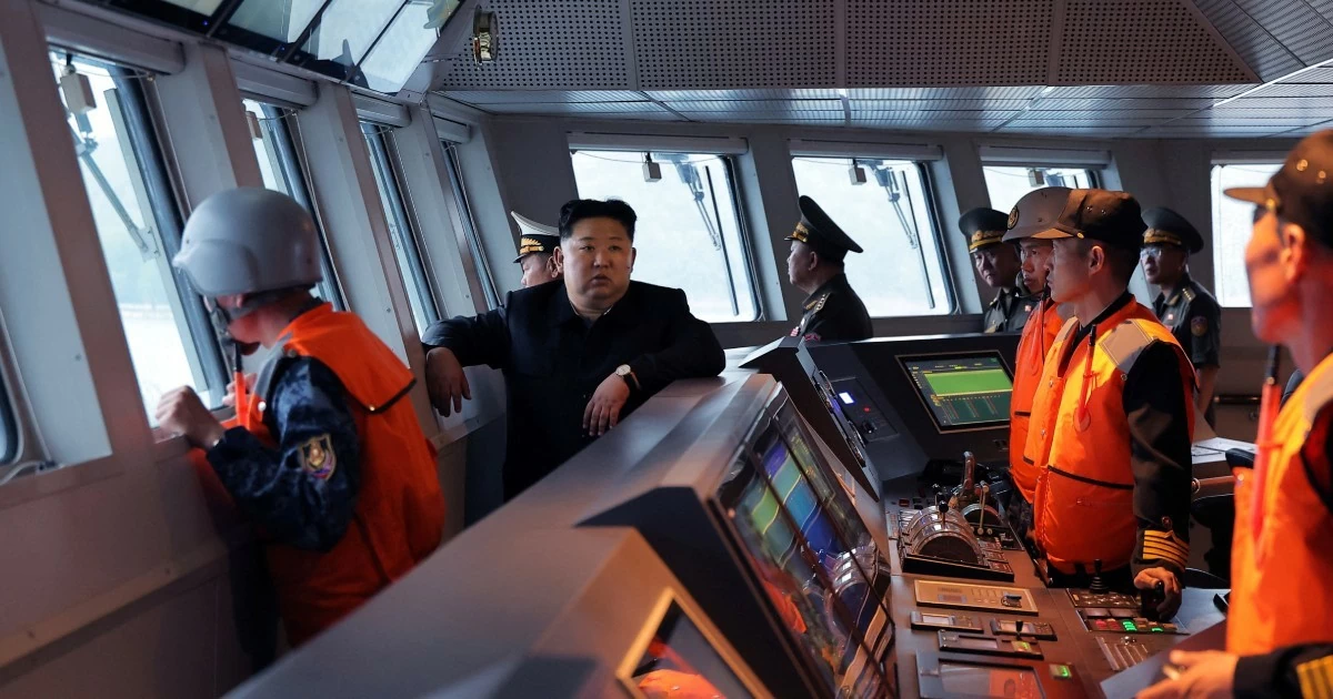 Ông Kim Jong Un thị sát thử nghiệm tàu khu trục Kang Kon, yêu cầu Hải quân Triều Tiên nâng cao sức răn đe hạt nhân Ông Kim Jong Un thị sát thử nghiệm tàu khu trục Kang Kon, yêu cầu Hải quân Triều Tiên nâng cao sức răn đe hạt nhân