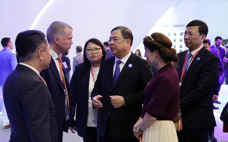 Phó Thủ tướng Thường trực Chính phủ Phạm Gia Túc làm việc với Phó Thủ tướng Chernyshenko và tiếp một số doanh nghiệp Nga