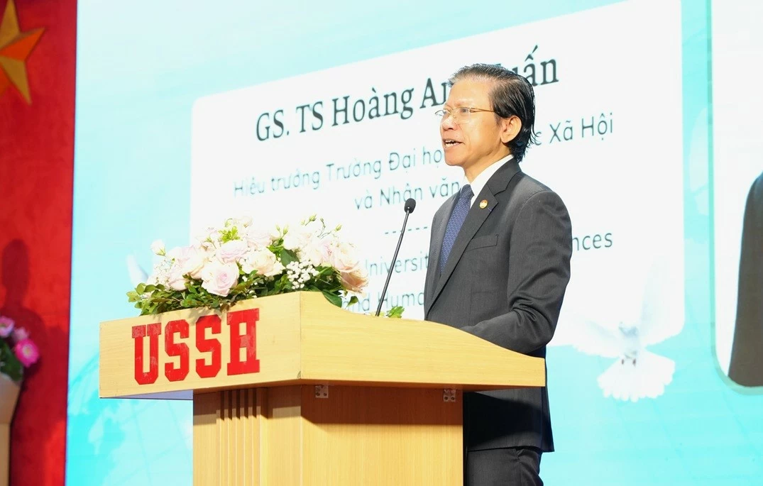 Chia sẻ kinh nghiệm khai thác, bảo tồn và số hóa tư liệu, tài liệu lưu trữ liên quan đến quan hệ Việt Nam – Hoa Kỳ Chia sẻ kinh nghiệm khai thác, bảo tồn và số hóa tư liệu, tài liệu lưu trữ liên quan đến quan hệ Việt Nam – Hoa Kỳ