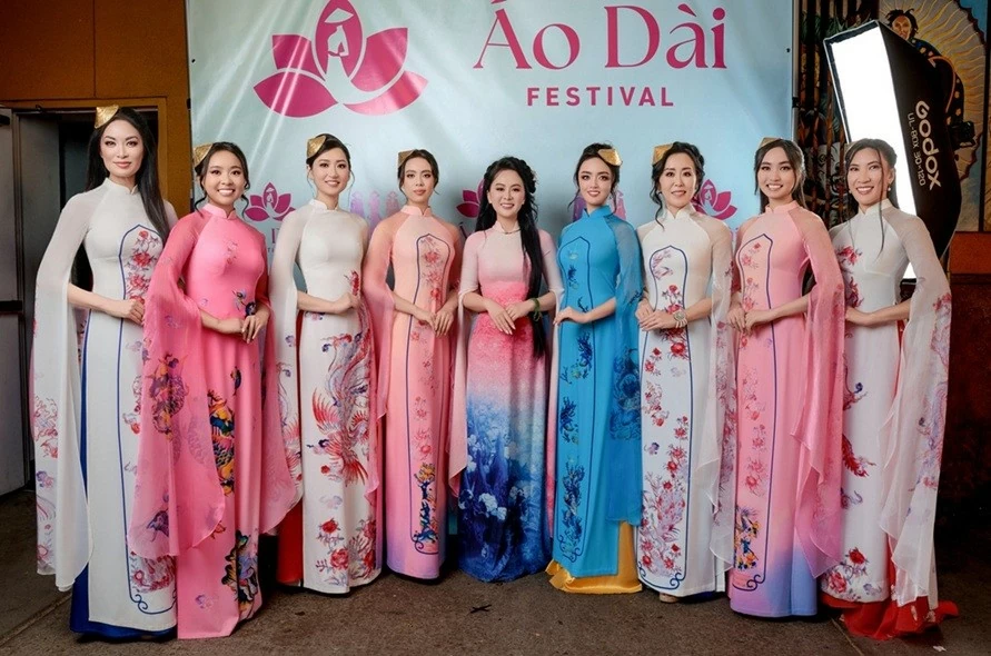 NTK Vũ Thảo Giang kể chuyện di sản qua bộ sưu tập ‘Tứ Bình Phú Quý’ tại Hoa Kỳ