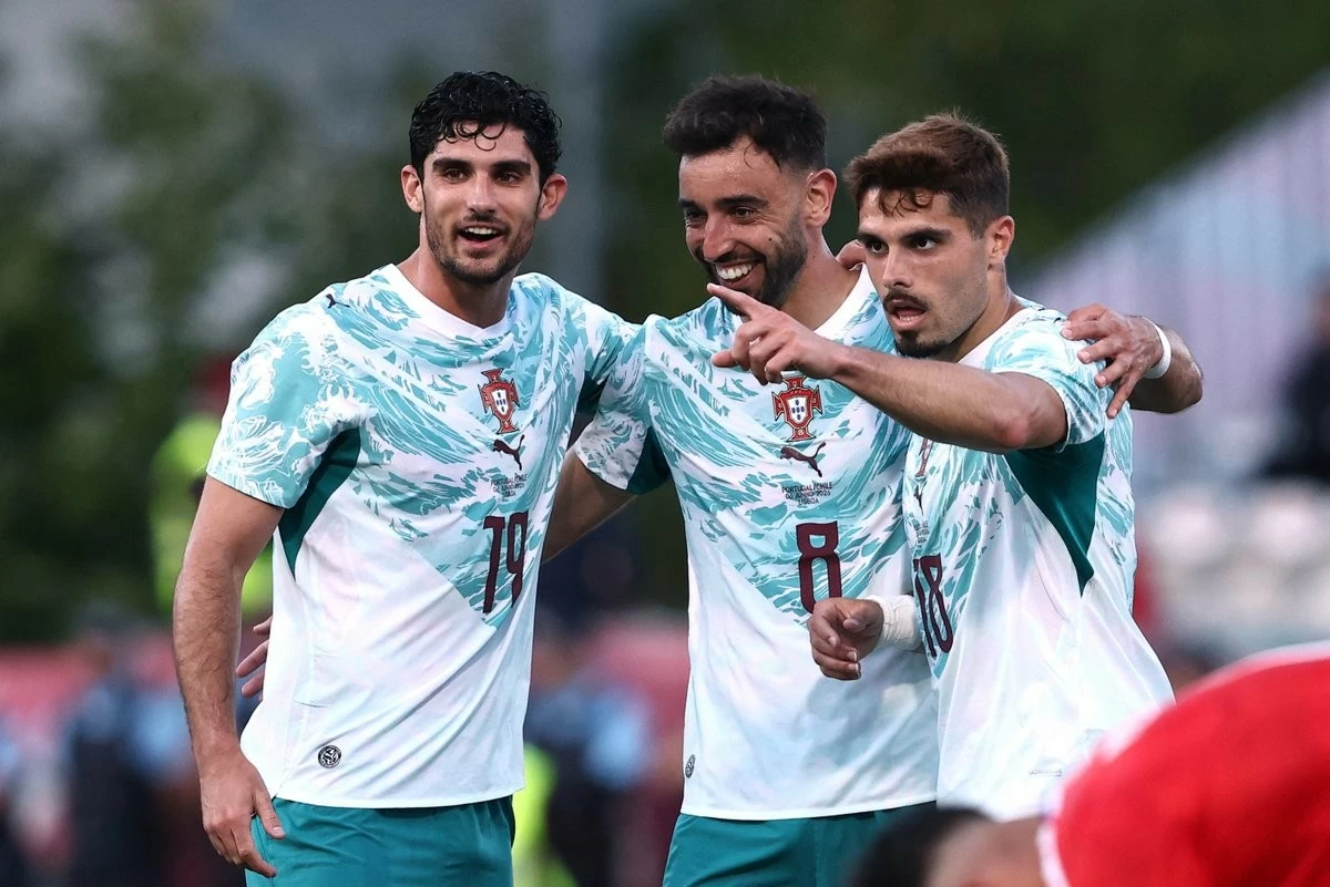 Bruno Fernandes lập công giúp Bồ Đào Nha đánh bại Chile 2-1.