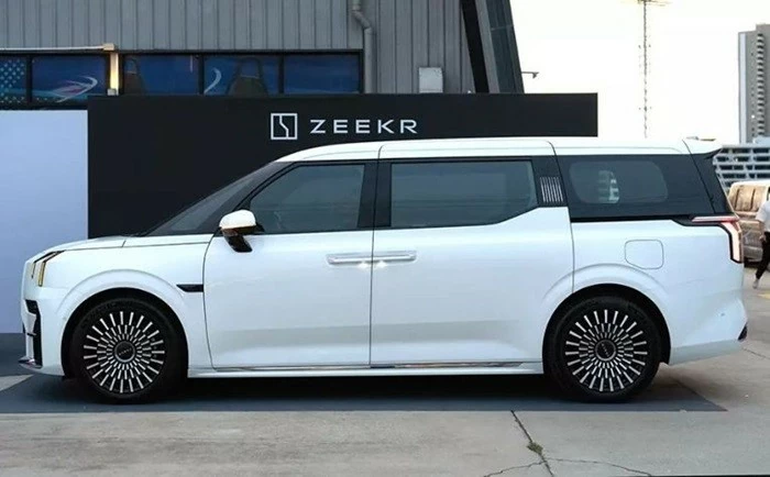 Sự xuất hiện của Zeekr 009 cho thấy tham vọng của hãng không dừng lại ở nhóm SUV điện phổ thông hay xe gia đình cỡ trung.