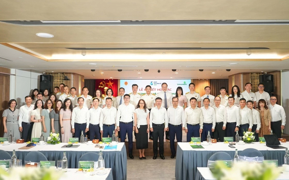 Vietcombank đồng hành với Cục Thuế hỗ trợ hộ kinh doanh vững bước chuyển đổi số