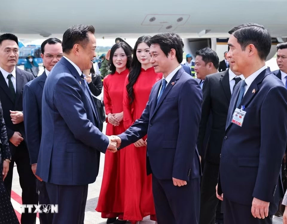 Thủ tướng Thái Lan đến Hà Nội, bắt đầu thăm chính thức Việt Nam và dự AFF 2026