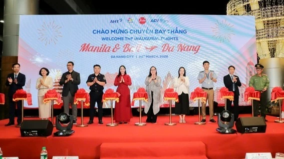Chương trình chào đón các đường bay mới từ Manila (Philippines) và Bali (Indonesia) ngày 20/3/2026, góp phần mở rộng mạng lưới kết nối hàng không giữa Đà Nẵng và các trung tâm du lịch, kinh tế của Đông Nam Á (Nguồn: Cổng thông tin điện tử Đà Nẵng) Chương trình chào đón các đường bay mới từ Manila (Philippines) và Bali (Indonesia) ngày 20/3/2026, góp phần mở rộng mạng lưới kết nối hàng không giữa Đà Nẵng và các trung tâm du lịch, kinh tế của Đông Nam Á (Nguồn: Cổng thông tin điện tử Đà Nẵng)