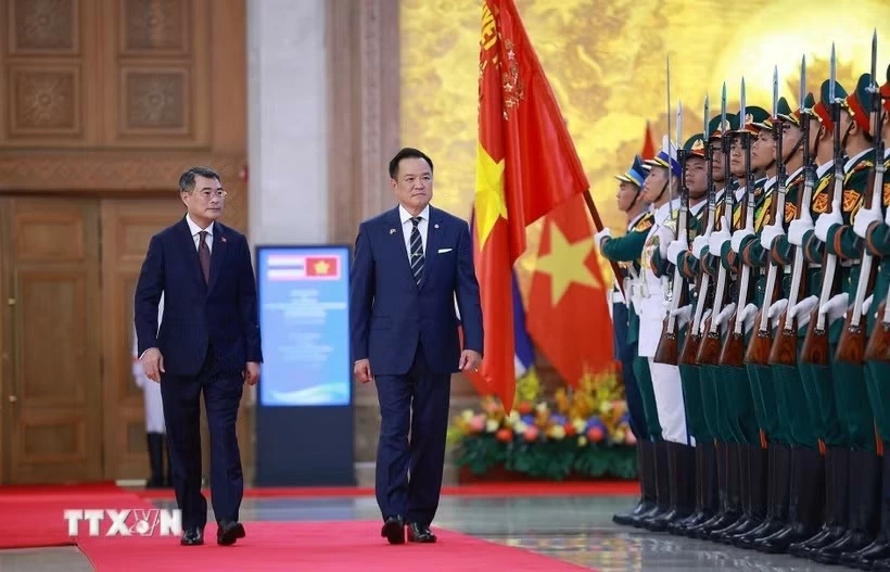 Thủ tướng Lê Minh Hưng chủ trì lễ đón chính thức Thủ tướng Thái Lan Thủ tướng Lê Minh Hưng chủ trì lễ đón chính thức Thủ tướng Thái Lan