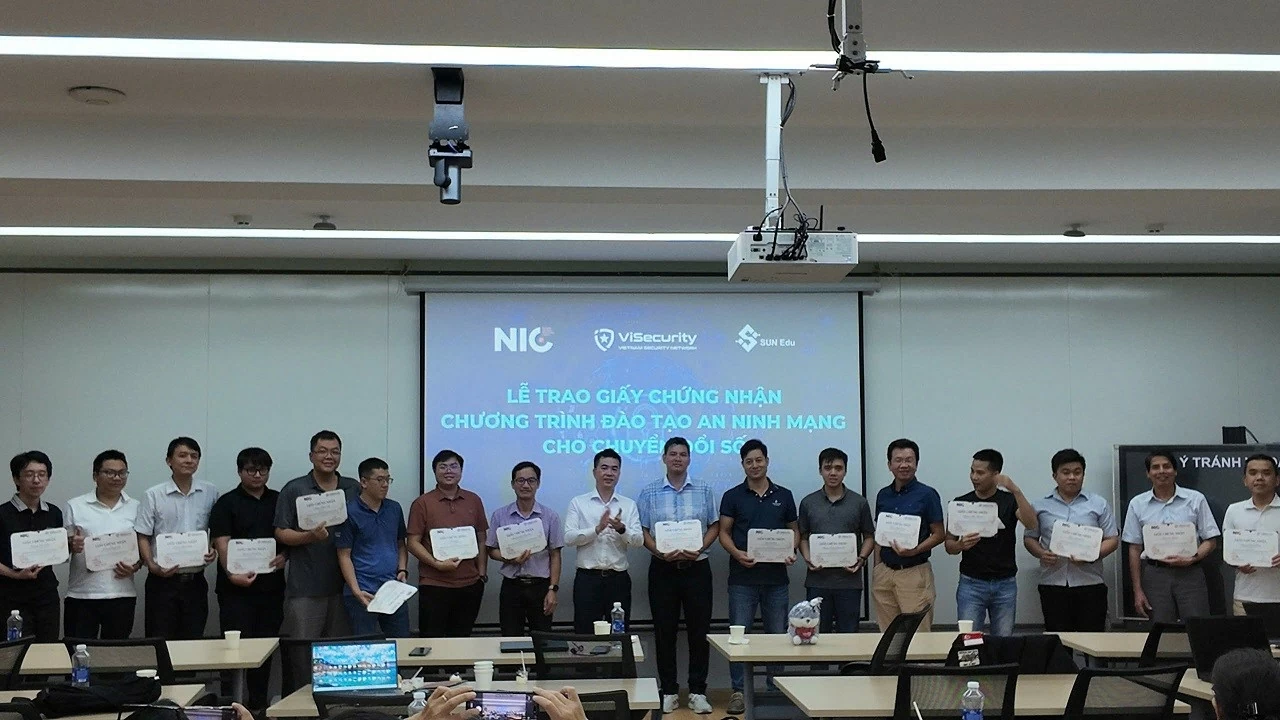 Đào tạo an ninh mạng cho cán bộ chuyên trách tại các cơ quan, tổ chức, địa phương và doanh nghiệp Đào tạo an ninh mạng cho cán bộ chuyên trách tại các cơ quan, tổ chức, địa phương và doanh nghiệp