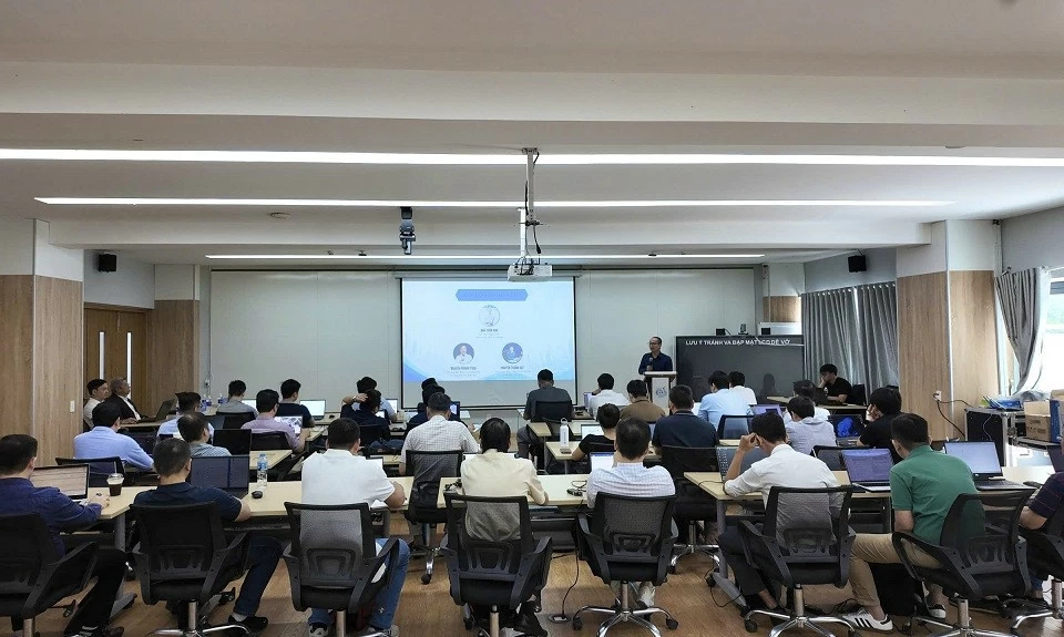 Đào tạo an ninh mạng cho cán bộ chuyên trách tại các cơ quan, tổ chức, địa phương và doanh nghiệp Đào tạo an ninh mạng cho cán bộ chuyên trách tại các cơ quan, tổ chức, địa phương và doanh nghiệp