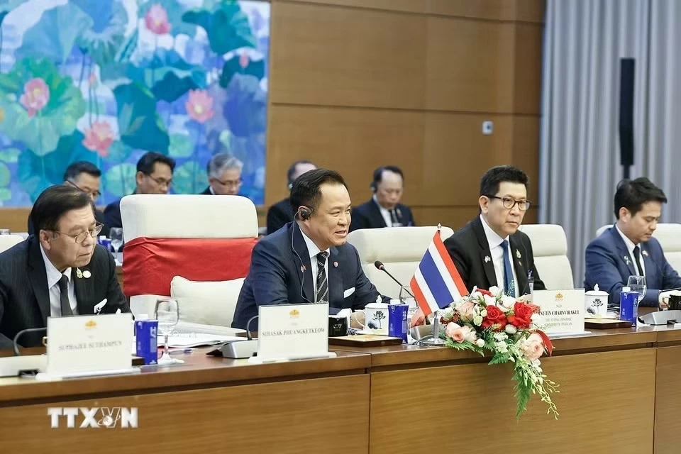 Thủ tướng Thái Lan Anutin Charnvirakul phát biểu tại cuộc hội kiến Chủ tịch Quốc hội Trần Thanh Mẫn. (Nguồn: TTXVN)