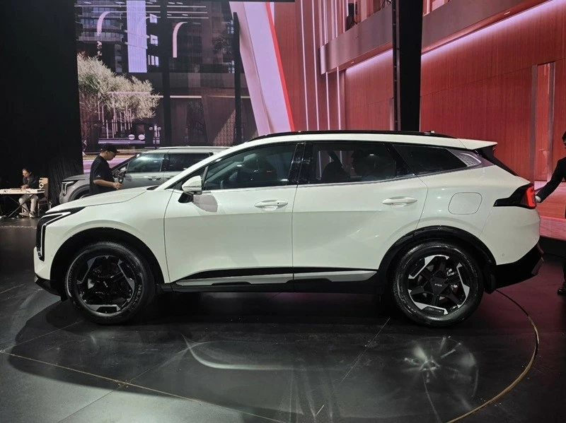 Kia Sportage 2026 ra mắt tại Việt Nam: Thêm bản hybrid, quyết đấu Honda CR-V