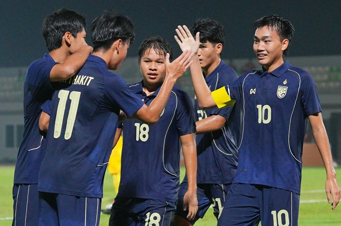 U19 Đông Nam Á: U19 Thái Lan thắng U19 Malaysia, mang hy vọng cho U19 Việt Nam