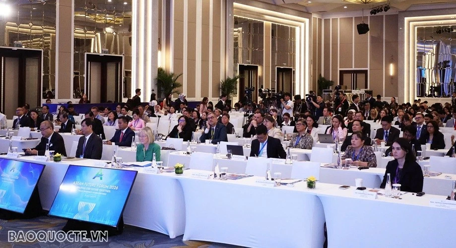 Giáo sư Diêm Học Thông: