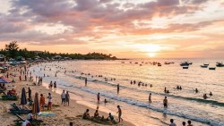 Bảo vệ da mùa Hè: Tránh ngay 5 thói quen gây lão hóa sớm