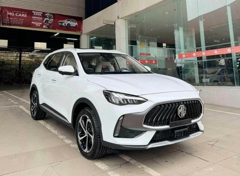 MG HS tiếp tục g&acirc;y bất ngờ khi được một số đại l&yacute; giảm gần 200 triệu đồng.