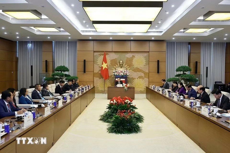 Chủ tịch Quốc hội Trần Thanh Mẫn tiếp lãnh đạo các thành phố ASEAN Chủ tịch Quốc hội Trần Thanh Mẫn tiếp lãnh đạo các thành phố ASEAN