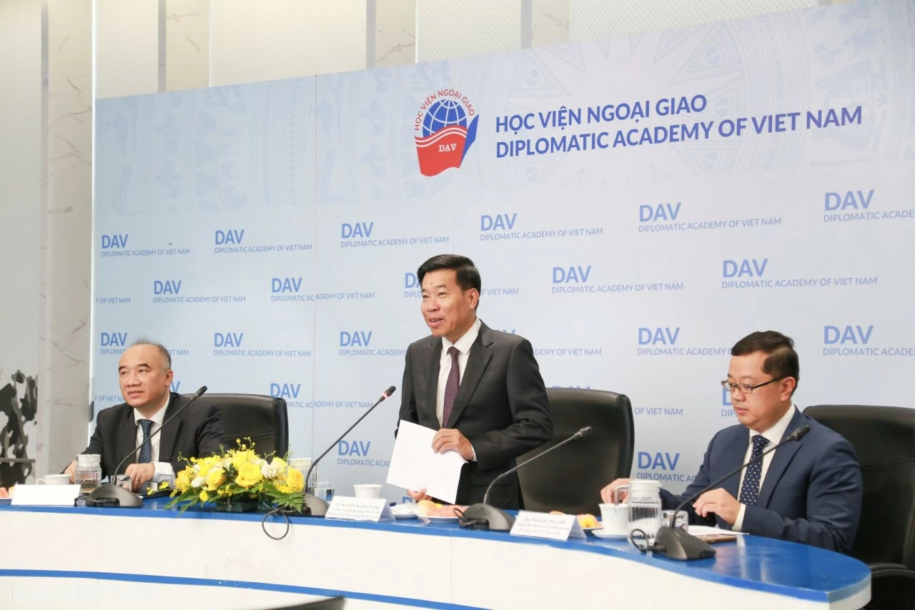 Chương trình cập nhật các vấn đề quốc tế và chính sách đối ngoại của Việt Nam dành cho các lãnh đạo quản lý Chương trình cập nhật các vấn đề quốc tế và chính sách đối ngoại của Việt Nam dành cho các lãnh đạo quản lý