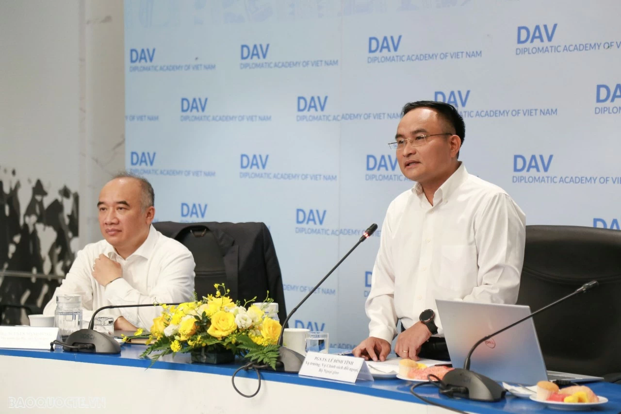 Chương trình cập nhật các vấn đề quốc tế và chính sách đối ngoại của Việt Nam dành cho các lãnh đạo quản lý Chương trình cập nhật các vấn đề quốc tế và chính sách đối ngoại của Việt Nam dành cho các lãnh đạo quản lý