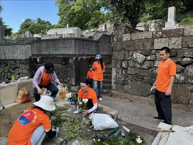 Người Việt tại Nagasaki tri ân Công nữ Ngọc Hoa, vun đắp nhịp cầu hữu nghị Người Việt tại Nagasaki tri ân Công nữ Ngọc Hoa, vun đắp nhịp cầu hữu nghị