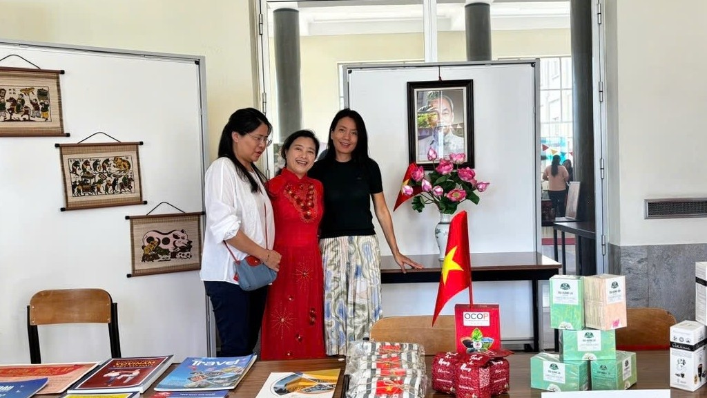 Đại sứ quán Việt Nam tại Bồ Đào Nha tham gia Lễ hội Văn hóa châu Á