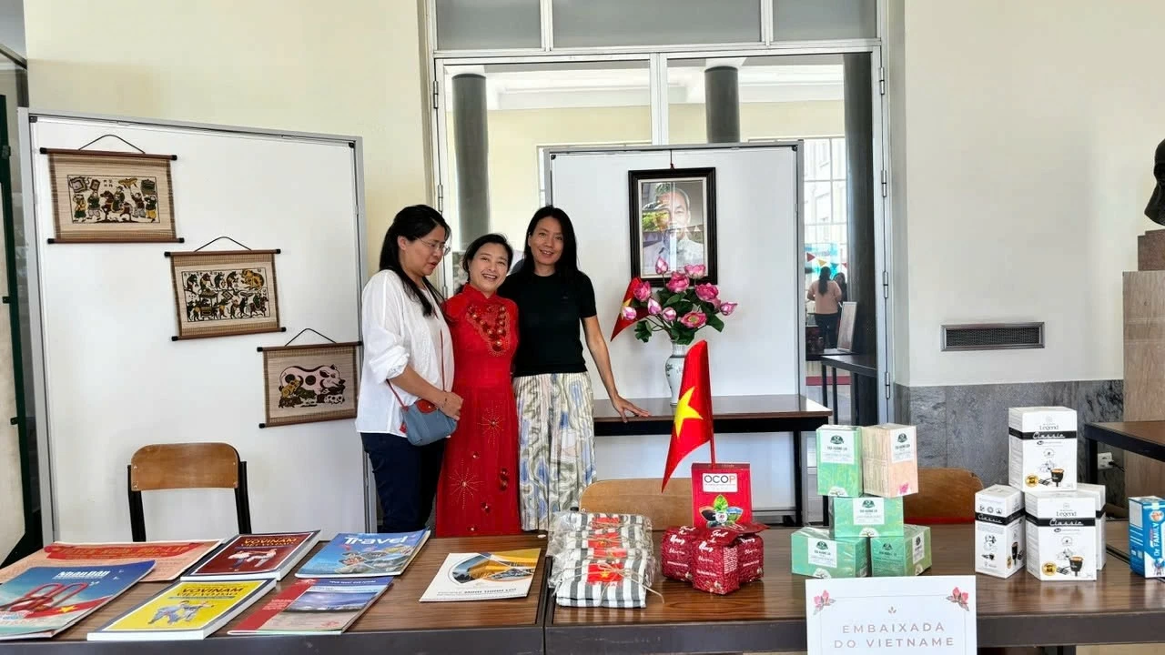 Đại sứ quán Việt Nam tại Bồ Đào Nha tham gia Lễ hội Văn hóa châu Á Đại sứ quán Việt Nam tại Bồ Đào Nha tham gia Lễ hội Văn hóa châu Á