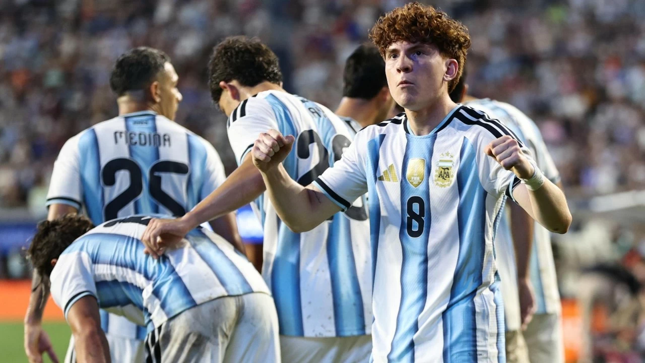 Argentina 3-0 Iceland: Messi trở lại đầy ấn tượng, nhà vô địch thế giới sẵn sàng bảo vệ ngôi vương Argentina 3-0 Iceland: Messi trở lại đầy ấn tượng, nhà vô địch thế giới sẵn sàng bảo vệ ngôi vương