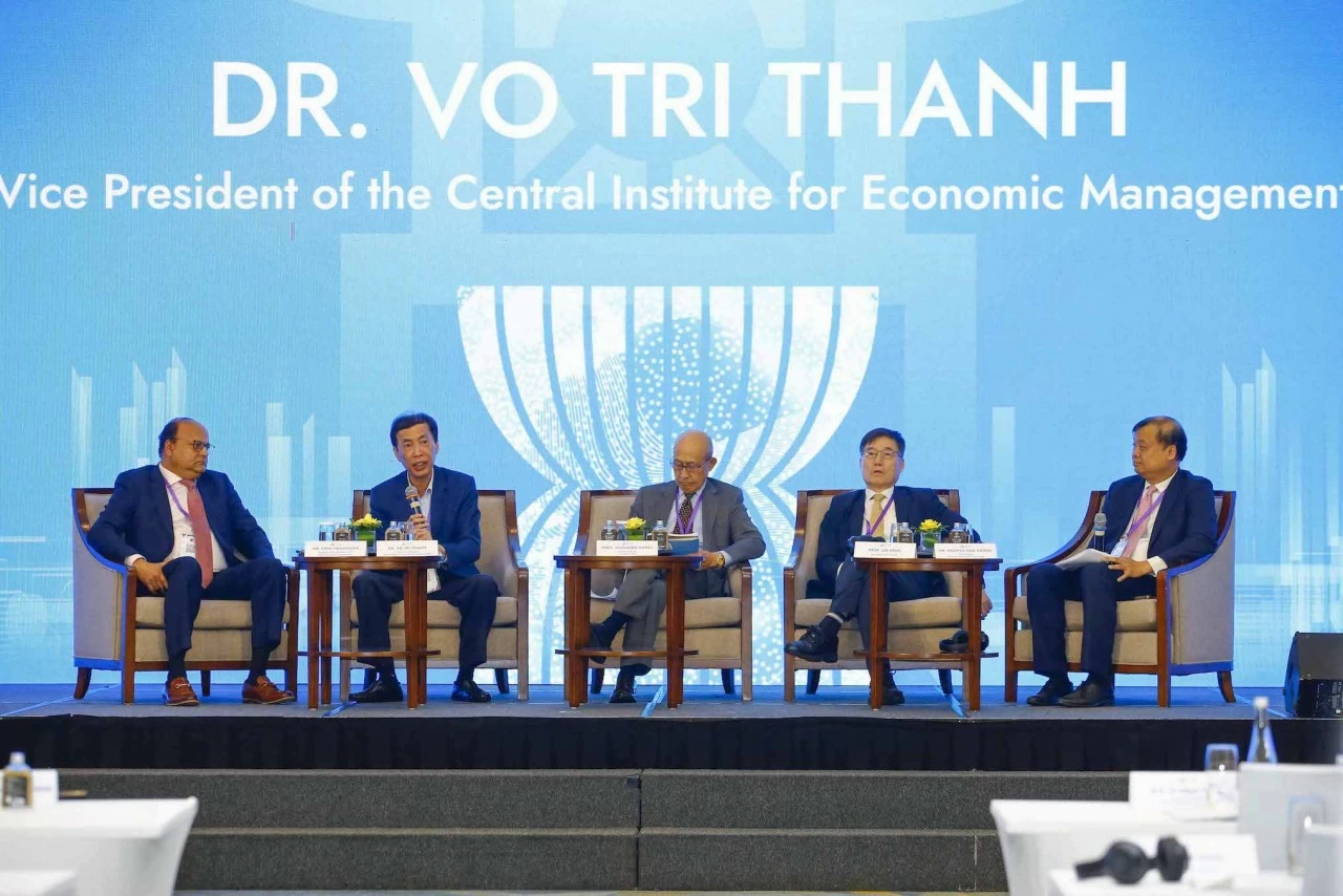 Phiên toàn thể 5 Diễn đàn Tương lai ASEAN: Những mô hình phát triển mới trong bối cảnh chuyển dịch toàn cầu