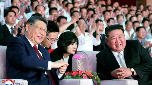 Chủ tịch Trung Quốc thăm Triều Tiên: Phía sau tấm thảm đỏ