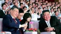 Chủ tịch Trung Quốc thăm Triều Tiên: Phía sau tấm thảm đỏ