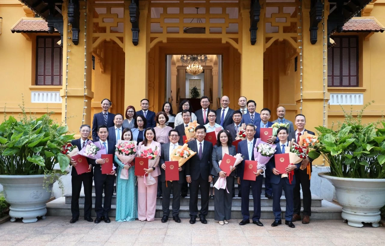 Các đại biểu chụp ảnh chung.
