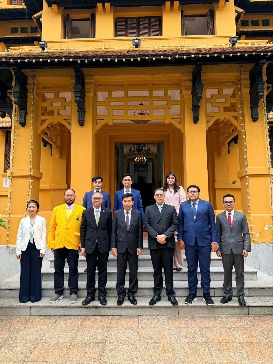 Lãnh đạo Đảng ủy Bộ Ngoại giao tiếp đoàn Đảng Chức nghiệp (Golkar) Indonesia và đoàn Đảng Công lý Nhân dân (PKR) Malaysia