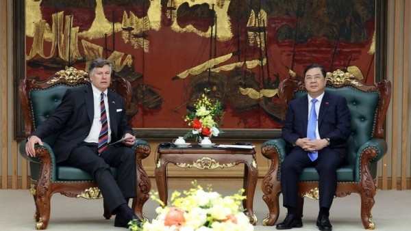 Permanent Deputy Prime Minister Pham Gia Tuc received U.S. Deputy Secretary of State Christopher Landau