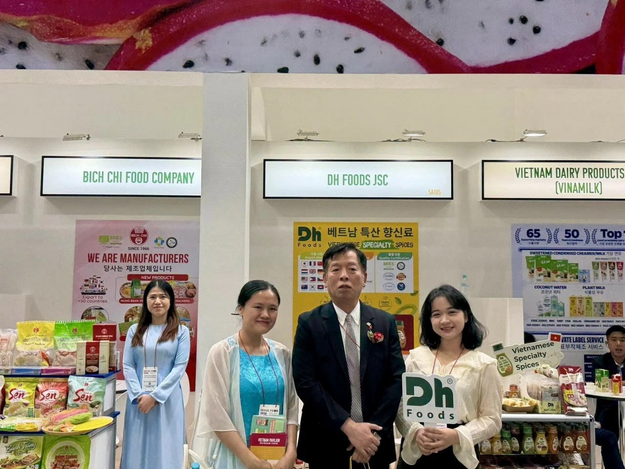 Đại sứ Vũ Hồ dự Khai mạc Seuol Food 2026, thăm các gian hàng Việt Nam