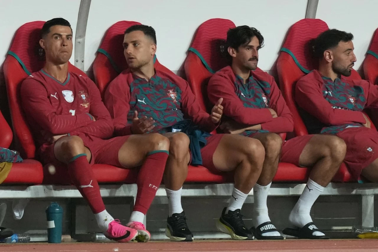 Bồ Đào Nha 2-1 Nigeria: Sao trẻ tỏa sáng, Ronaldo kém duyên với việc ghi bàn Bồ Đào Nha 2-1 Nigeria: Sao trẻ tỏa sáng, Ronaldo kém duyên với việc ghi bàn