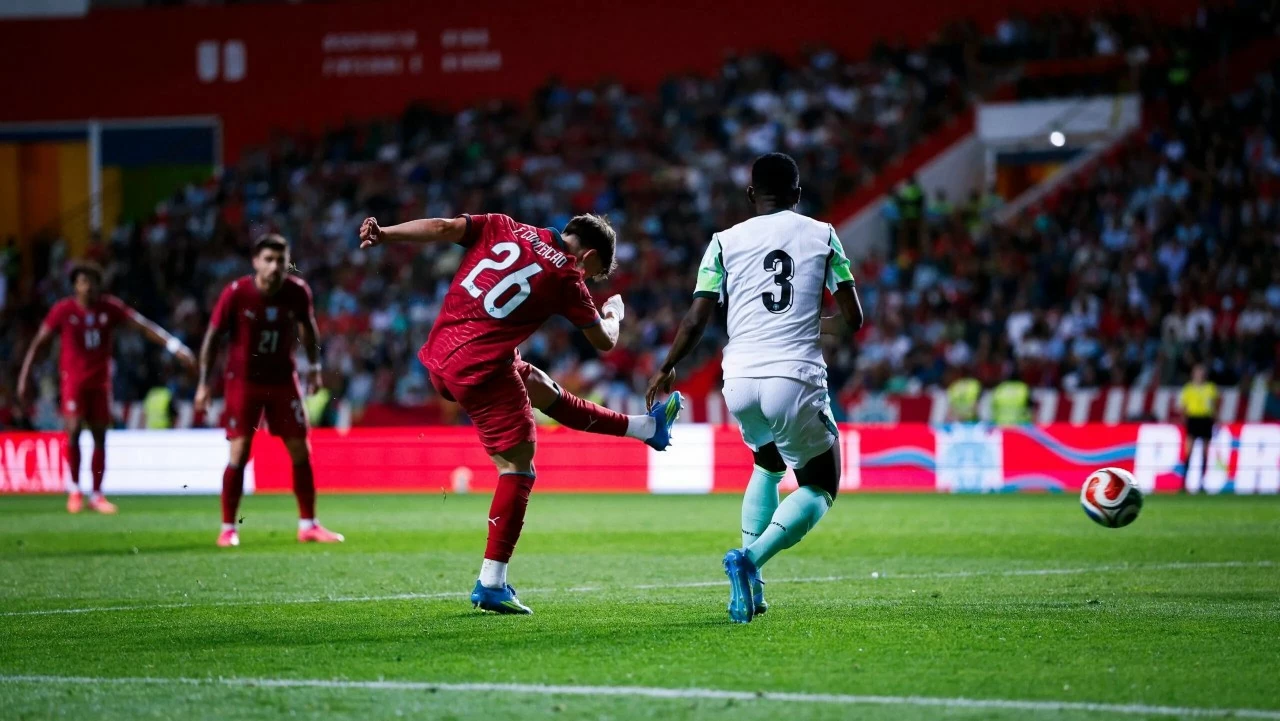 Bồ Đào Nha 2-1 Nigeria: Sao trẻ tỏa sáng, Ronaldo kém duyên với việc ghi bàn Bồ Đào Nha 2-1 Nigeria: Sao trẻ tỏa sáng, Ronaldo kém duyên với việc ghi bàn
