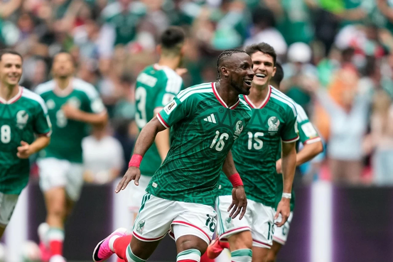 Mexico 2-0 Nam Phi: World Cup 2026 khai màn bằng cột mốc lịch sử - Mexico phá lời nguyền, Nam Phi nhận 2 thẻ đỏ