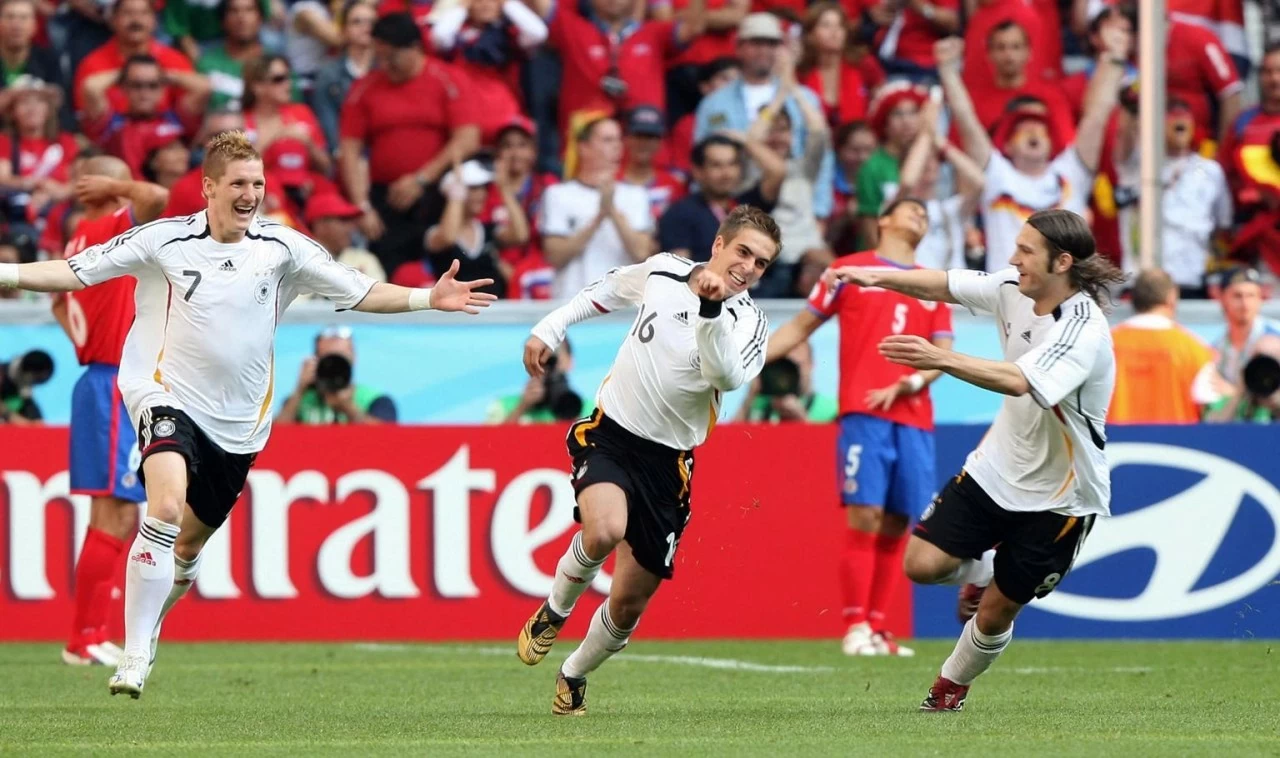 Top 5 trận khai mạc World Cup đáng nhớ nhất lịch sử: Những khoảnh khắc làm rung chuyển cả thế giới bóng đá