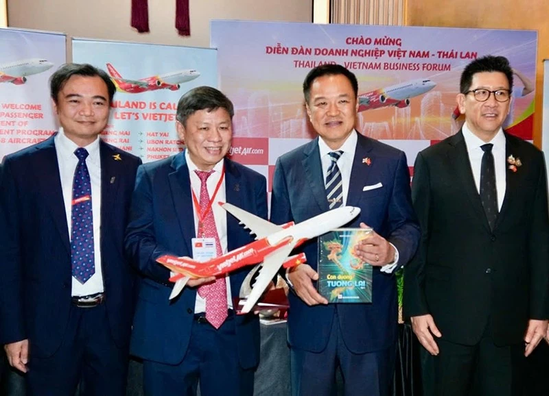 “Con đường tương lai” mở rộng hành trình đến độc giả quốc tế.
