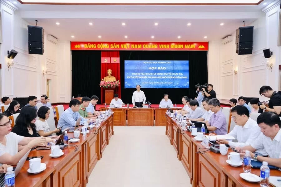 Họp báo kỳ thi tốt nghiệp THPT 2026: Đề Ngữ văn gây nhiều tranh cãi, Bộ GD&ĐT nói gì? Họp báo kỳ thi tốt nghiệp THPT 2026: Đề Ngữ văn gây nhiều tranh cãi, Bộ GD&ĐT nói gì?